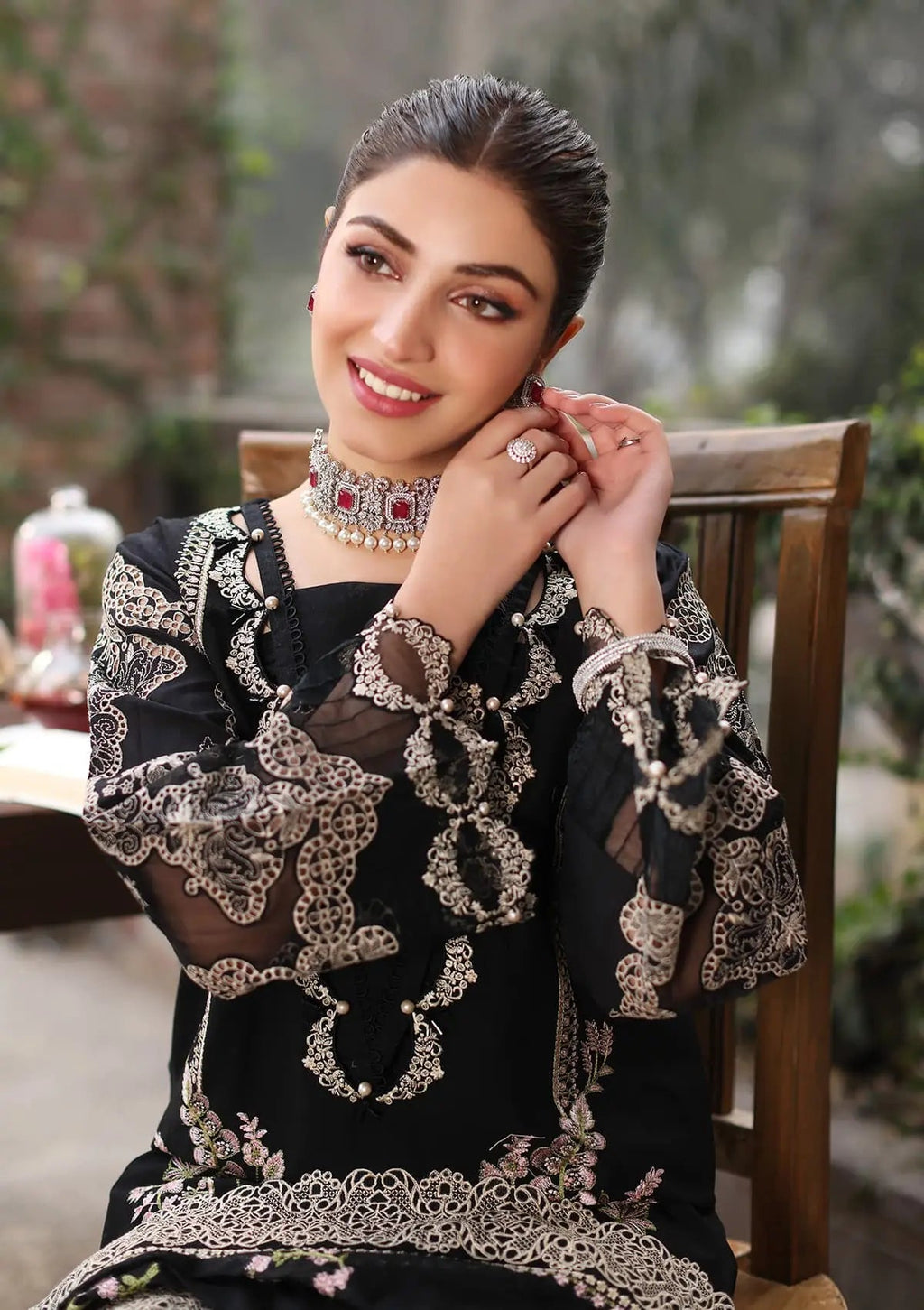 3PC LAWN EMBROIDERED SHIRT WITH  chiffon Dupatta AND TROUSER - NK 041 FT