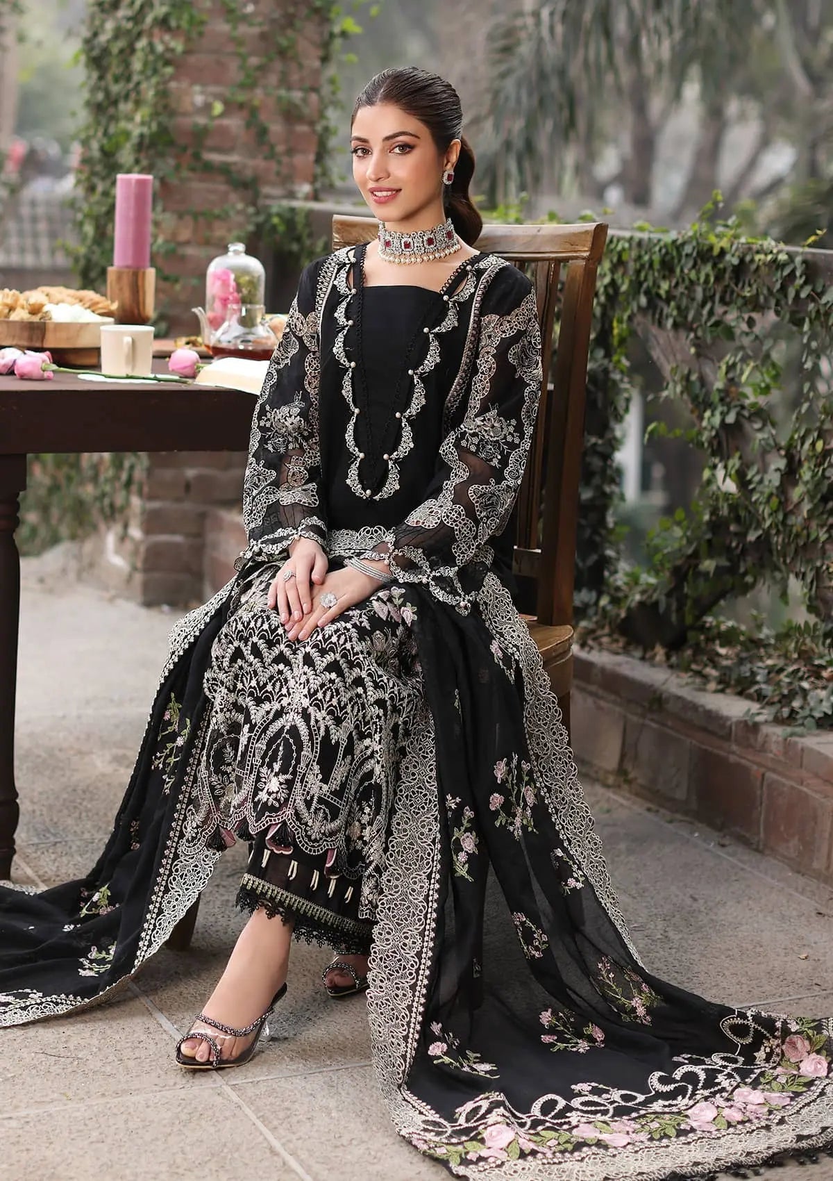 3PC LAWN EMBROIDERED SHIRT WITH  chiffon Dupatta AND TROUSER - NK 041 FT