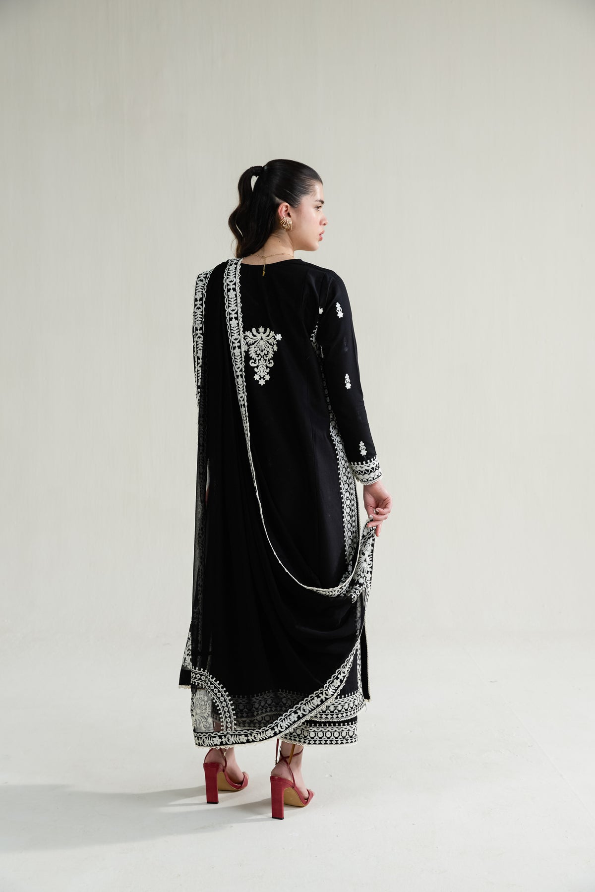 3PC LAWN EMBROIDERED SHIRT WITH KHADDI NET EMBROIDERED DUPATTA AND TROUSER-BIC-4778