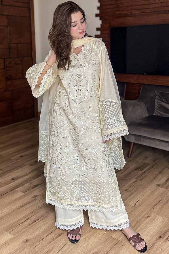 3PC LAWN HEAVY EMBROIDERED SHIRT WITH ORGANZA EMBROIDERED DUPATTA AND TROUSER-BIC-4799