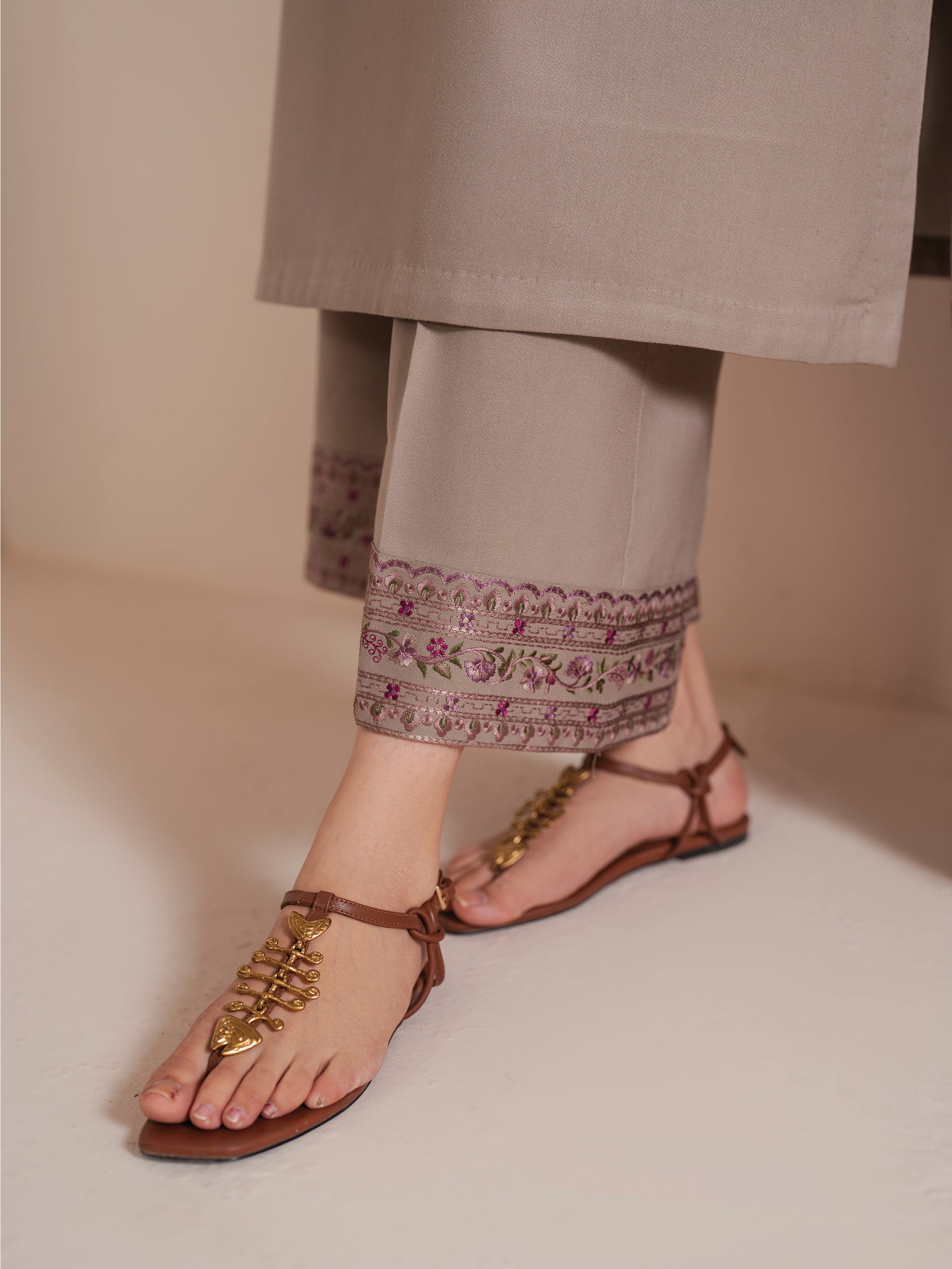 3PC LAWN EMBROIDERED SHIRT WITH CHIFFON PRINTED DUPATTA AND EMB TROUSER-BIC-4617