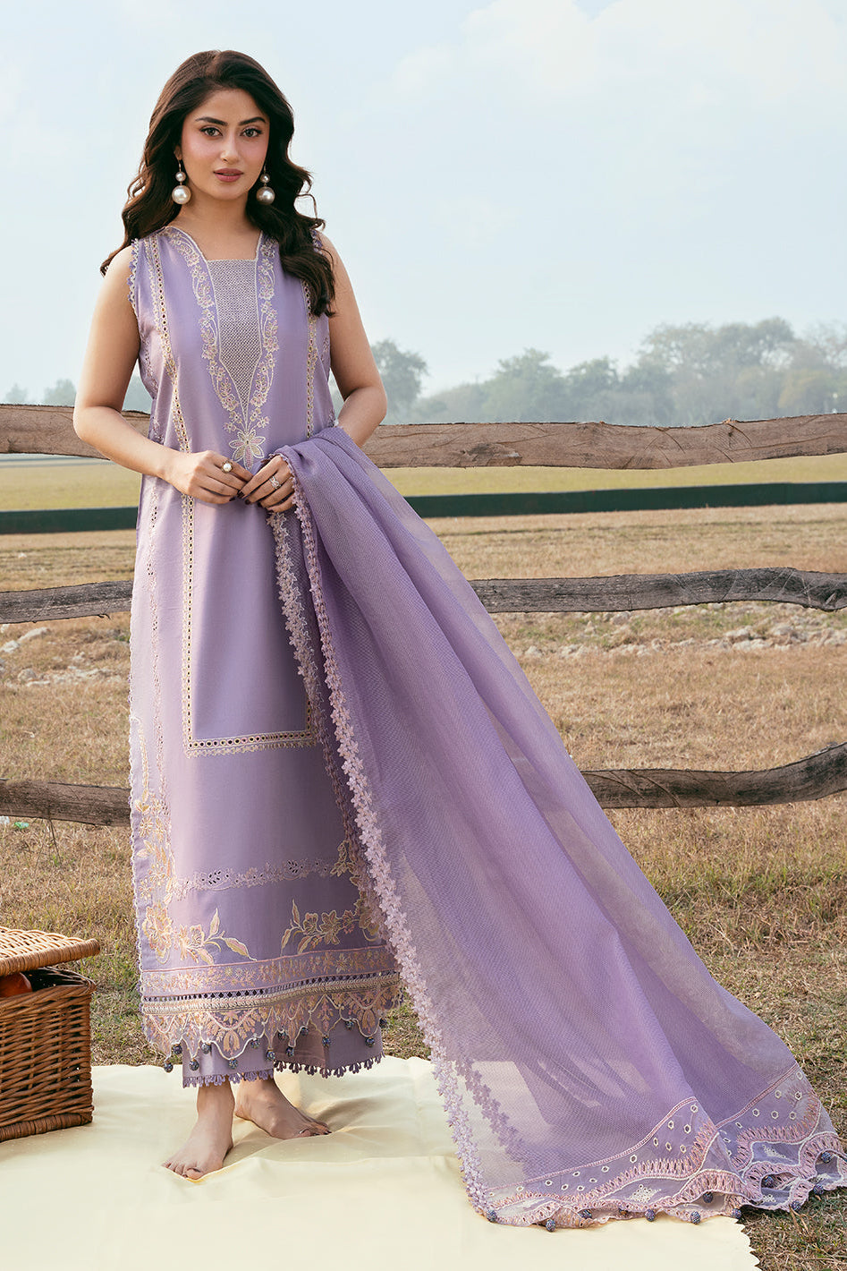 3PC LAWN EMBROIDERED SHIRT WITH ORGANZA EMBROIDERED DUPATTA AND TROUSER-BIC-4842