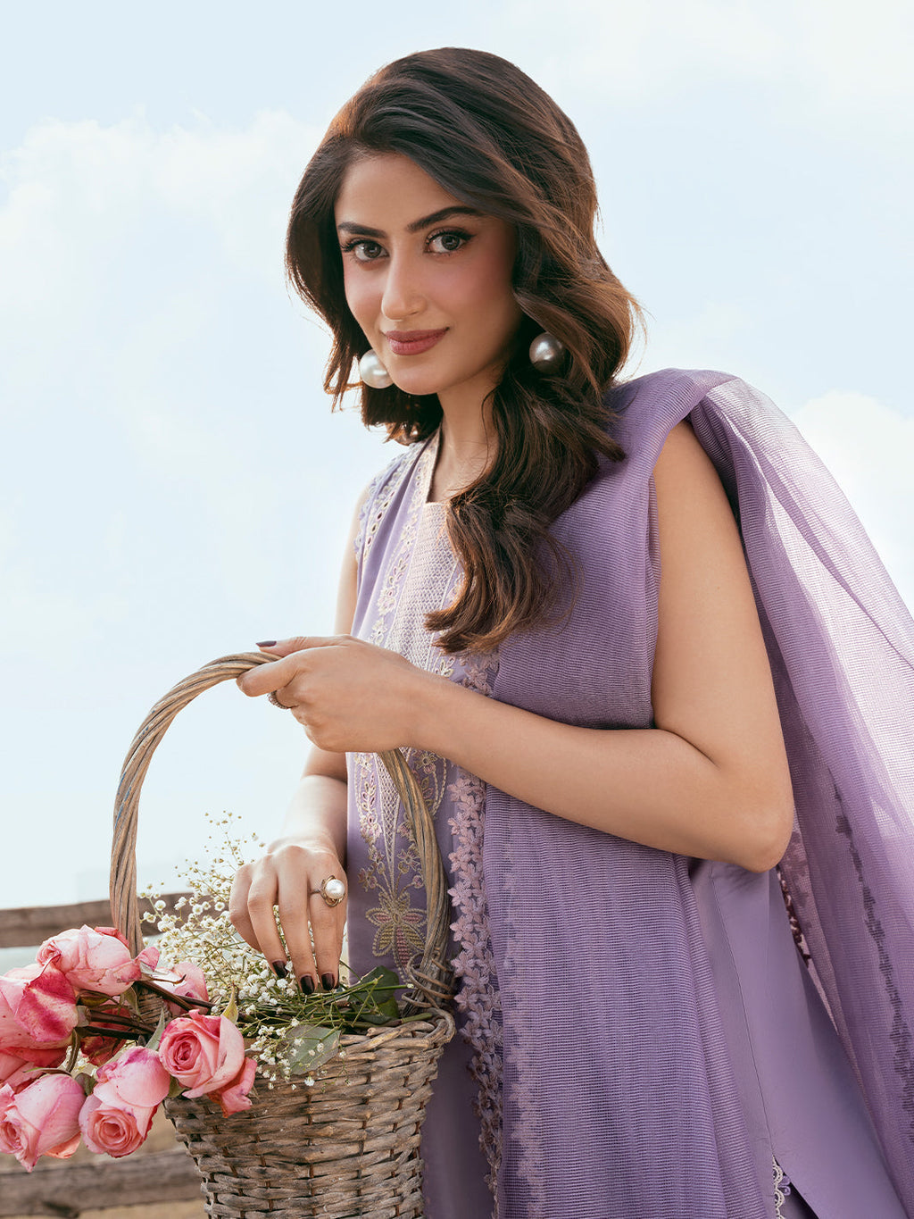 3PC LAWN EMBROIDERED SHIRT WITH ORGANZA EMBROIDERED DUPATTA AND TROUSER-BIC-4842