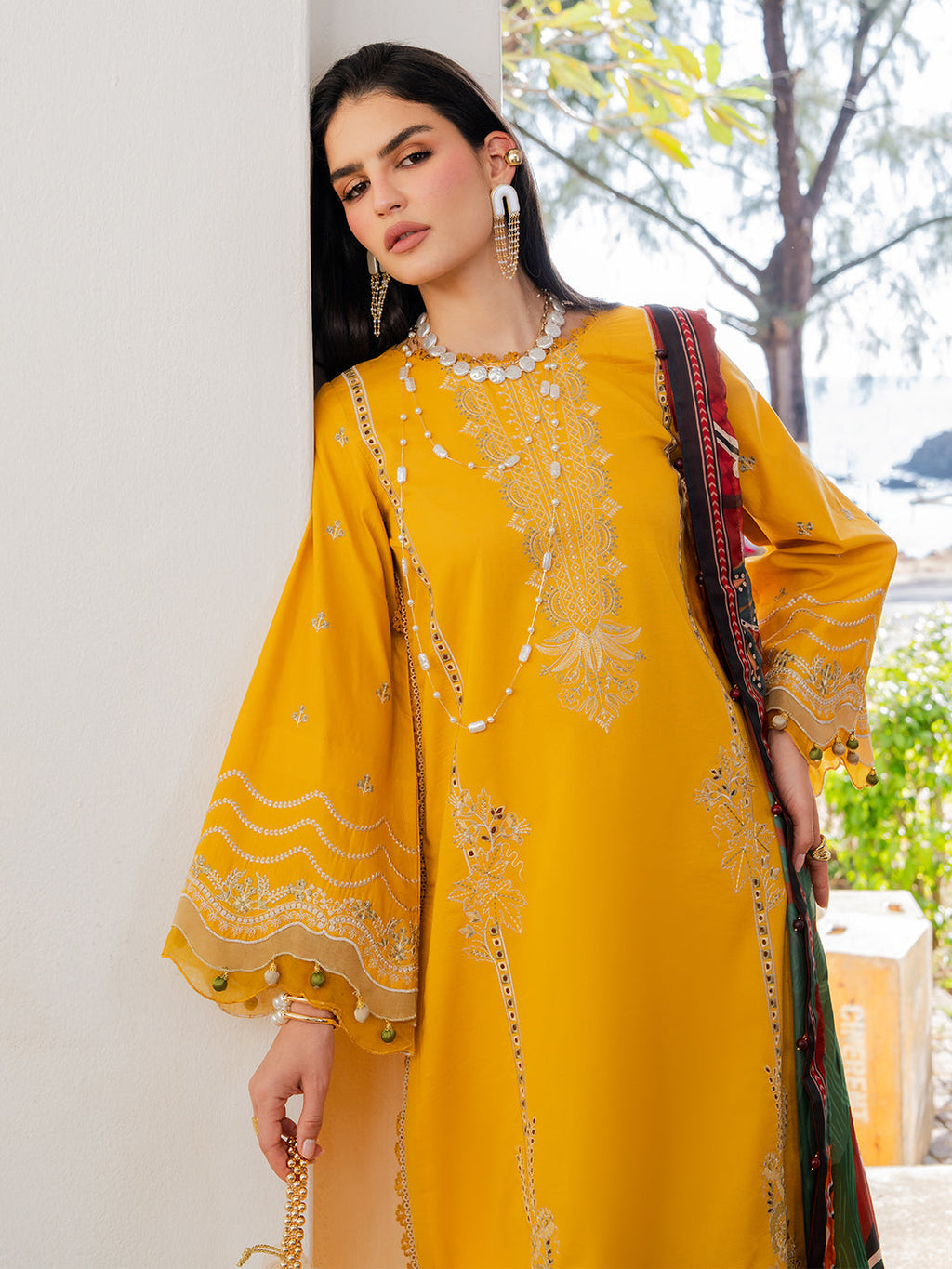 3PC LAWN EMBROIDERED SHIRT WITH CHIFFON PRINT DUPATTA AND EMB TROUSER-BIC-4821