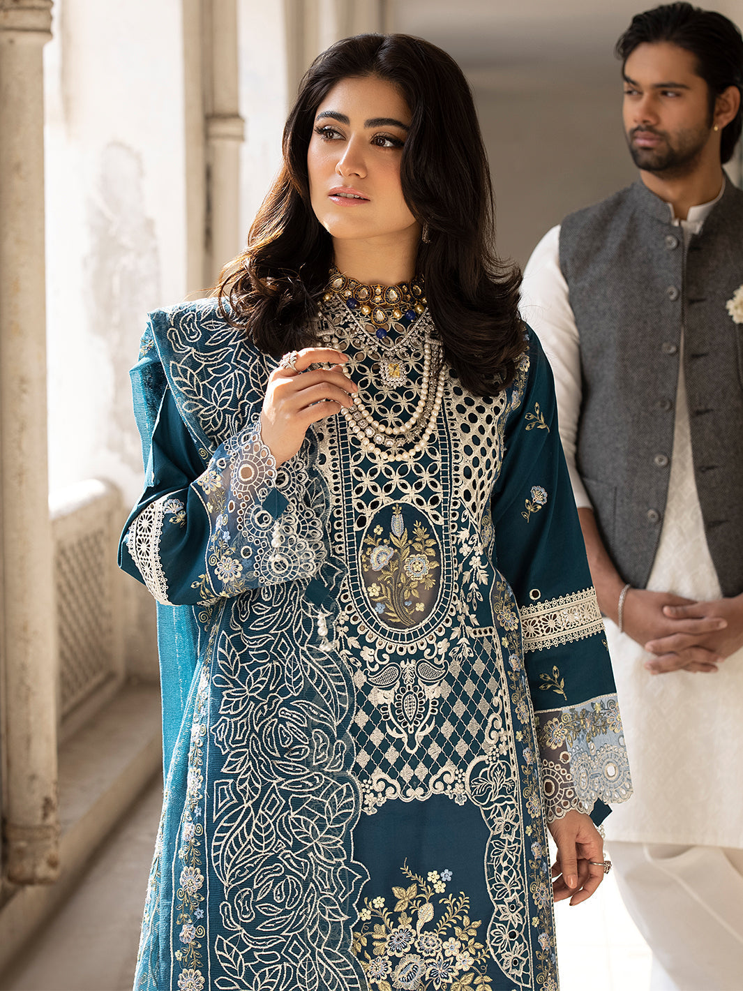 3PC LAWN EMBROIDERED SHIRT WITH ORGANZA EMBROIDERED DUPATTA AND TROUSER-BIC-4609