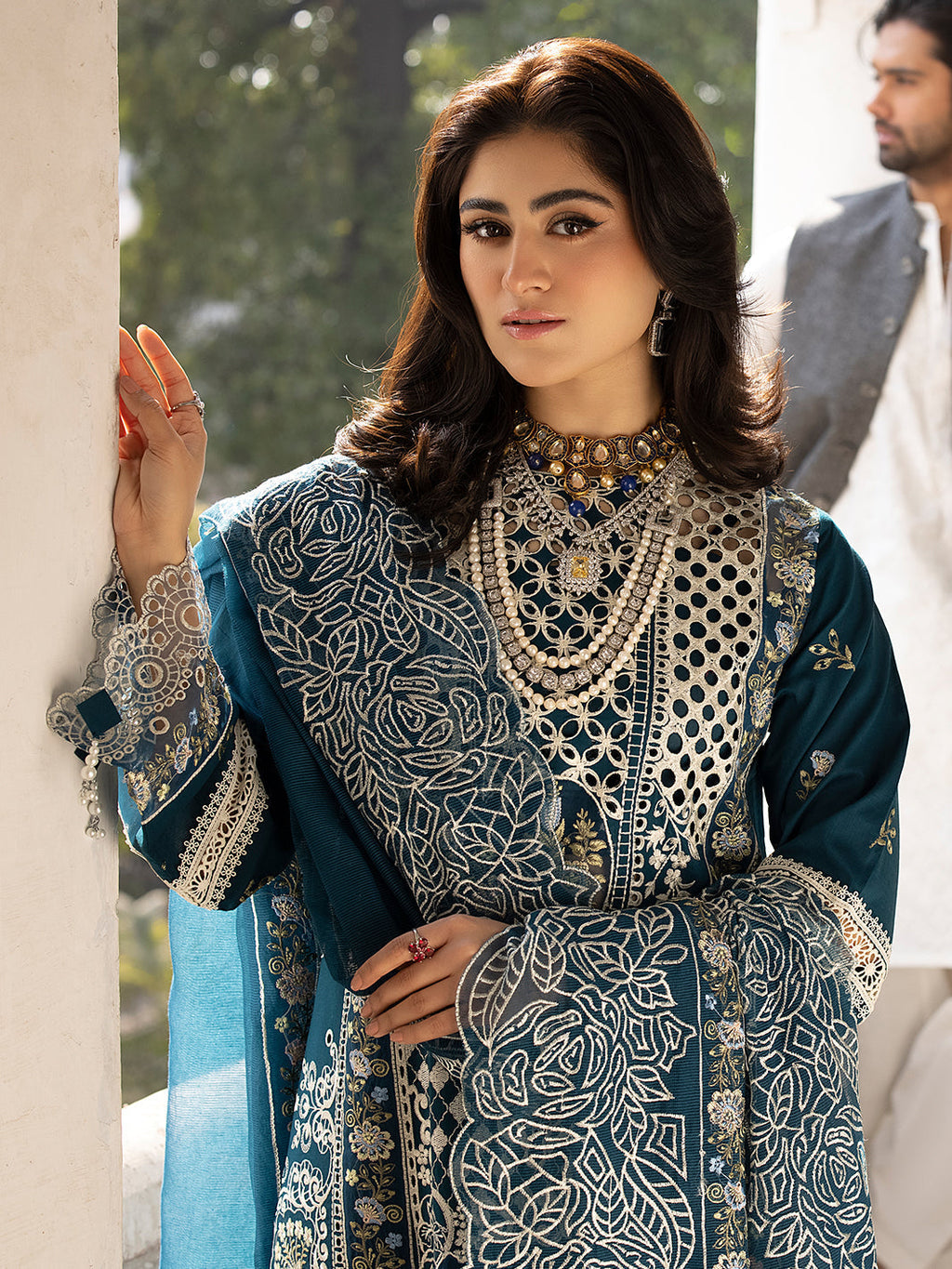 3PC LAWN EMBROIDERED SHIRT WITH ORGANZA EMBROIDERED DUPATTA AND TROUSER-BIC-4609